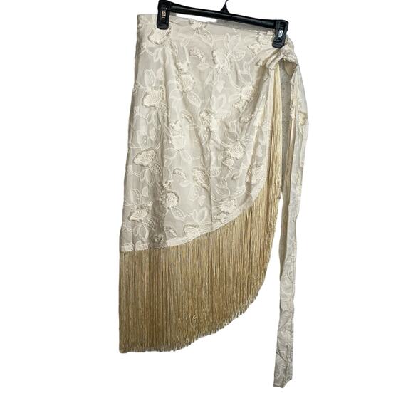 Just Bee Queen Vera Floral Applique Fringe Sarong Cover-up small cream - Picture 2 of 11